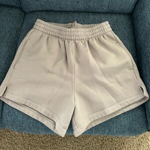 New Abercrombie & Fitch Women’s Medium Sunday Short Grey